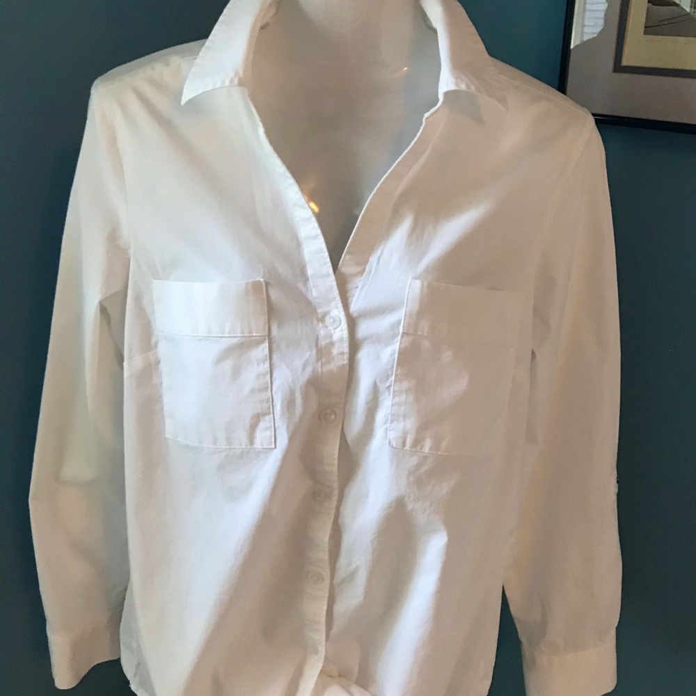 Jones of NY Signature White Blouse with waist tie. - Picture 5 of 8